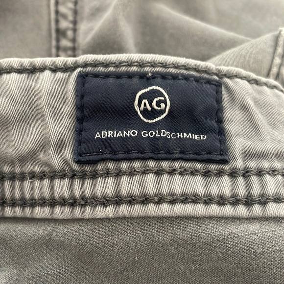 AGAdriano Goldschmied light gray graduate tailored leg stretch jean 33/32